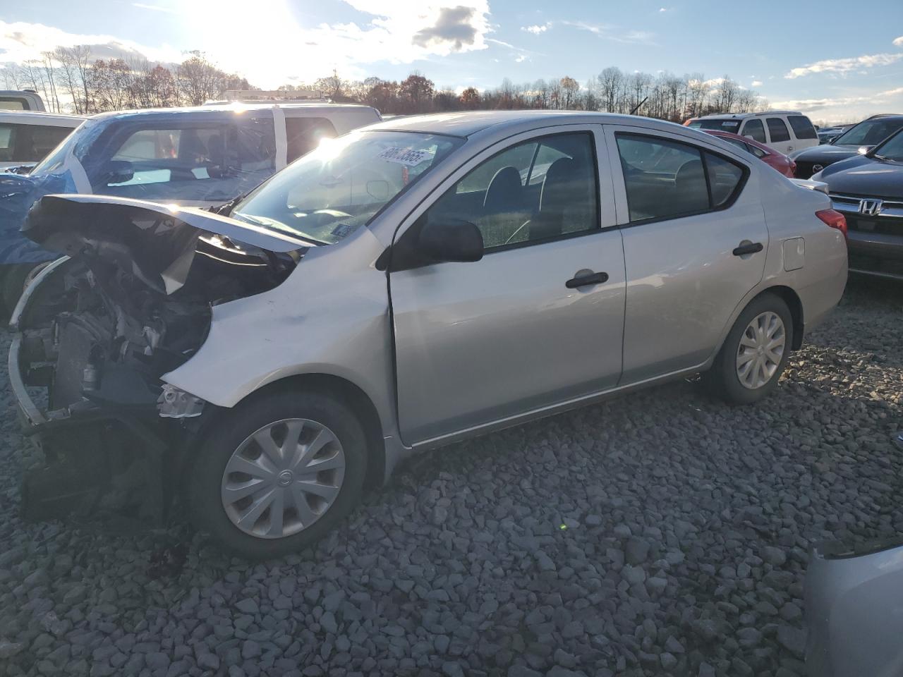 Lot #3301970427 2014 NISSAN VERSA S