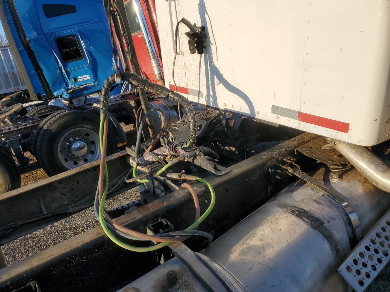 Lot #3297352761 1995 KENWORTH T800