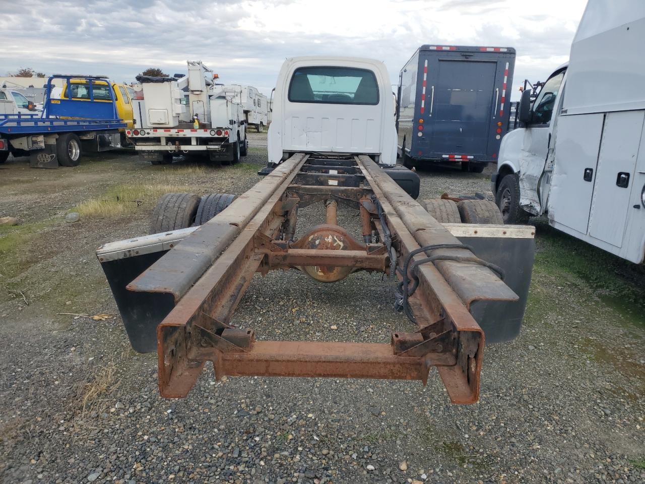 Lot #3298008176 2005 GMC C5500