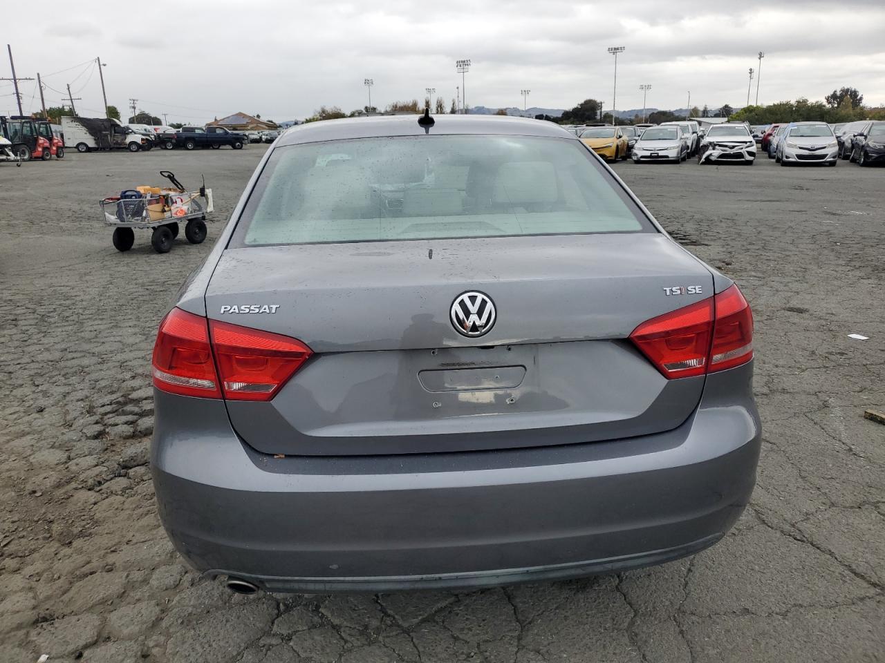 VOLKSWAGEN PASSAT SE