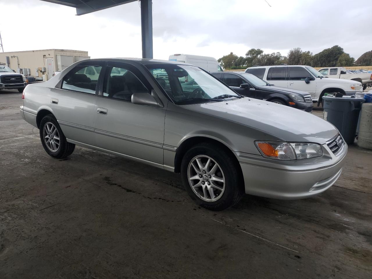 Lot #3304021632 2001 TOYOTA CAMRY LE