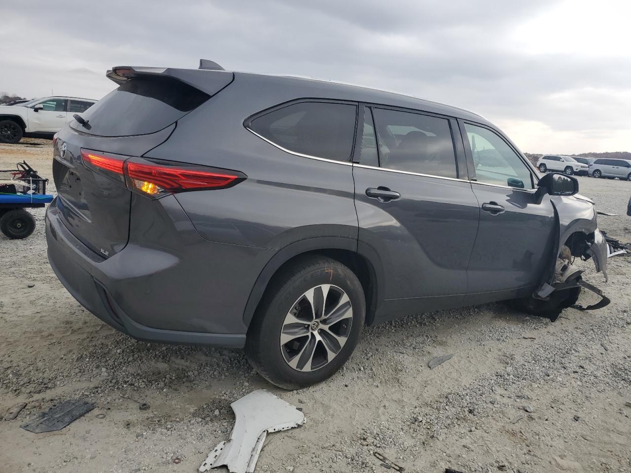 Lot #3315981133 2020 TOYOTA HIGHLANDER