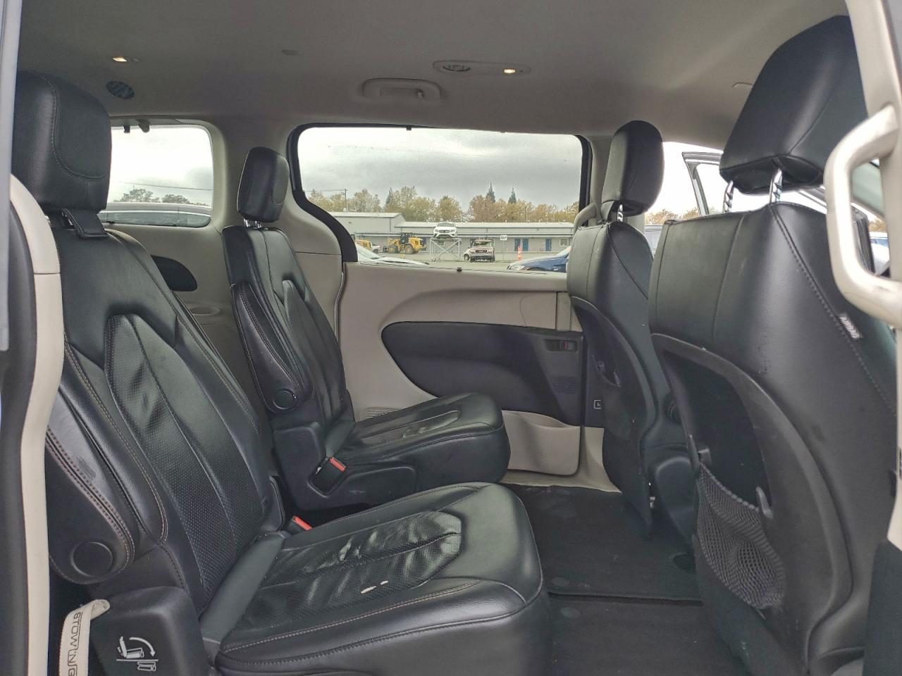 CHRYSLER PACIFICA TOURING L