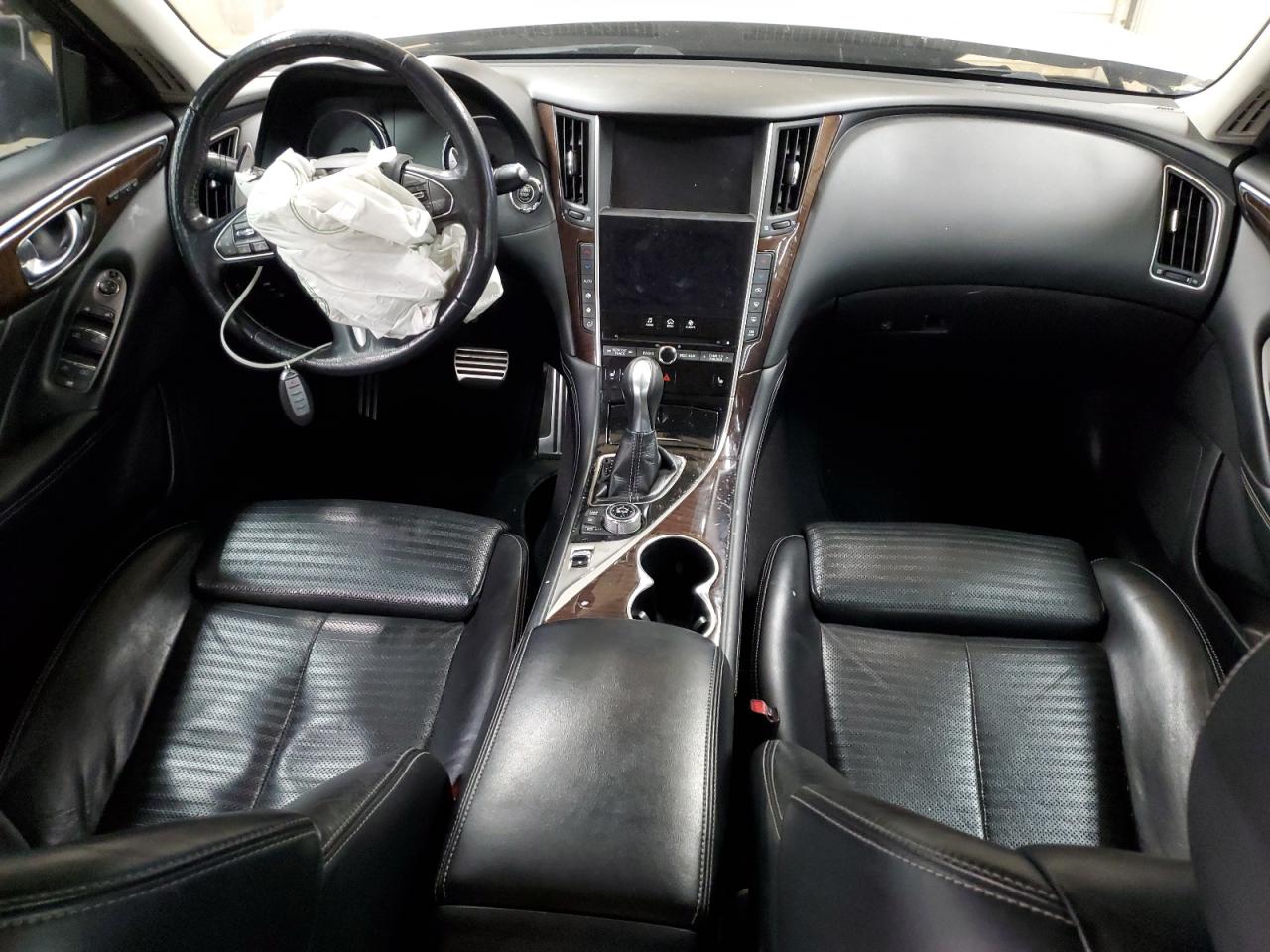 INFINITI Q50 PREMIUM