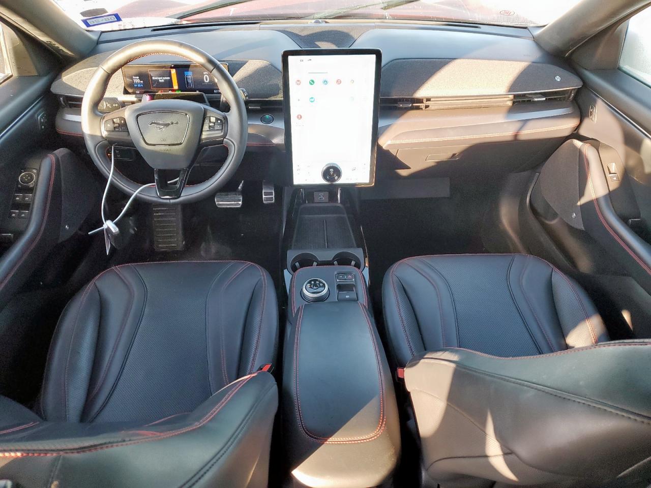 FORD MUSTANG PREMIUM