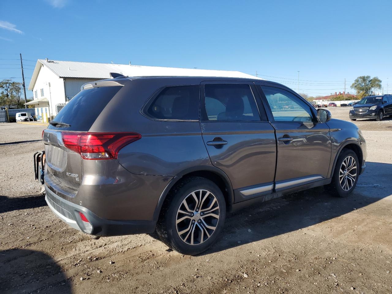 MITSUBISHI OUTLANDER SE