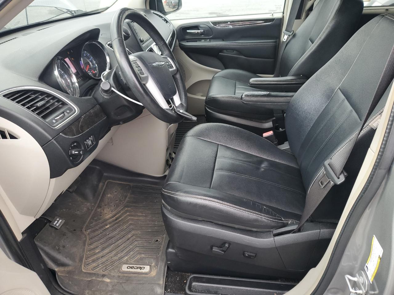 CHRYSLER TOWN & COUNTRY TOURING