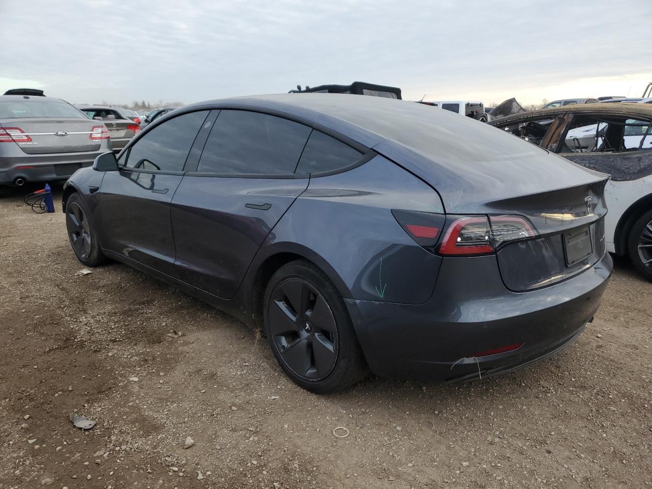 TESLA MODEL 3