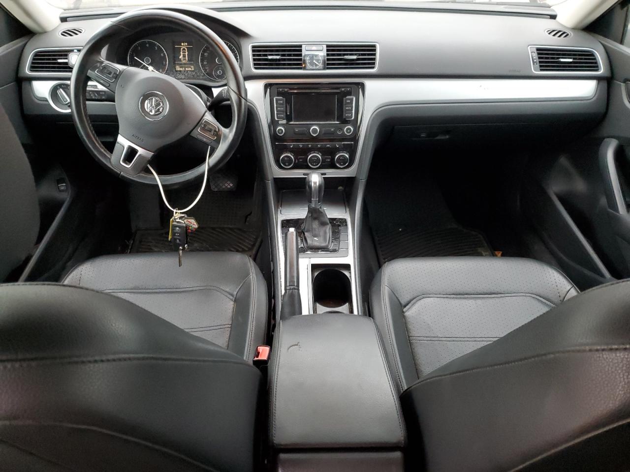 VOLKSWAGEN PASSAT SE