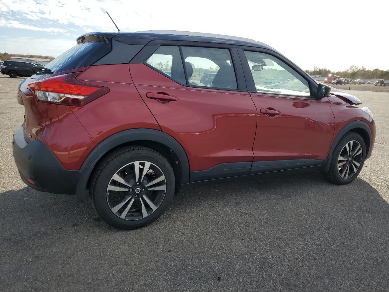 NISSAN KICKS SV