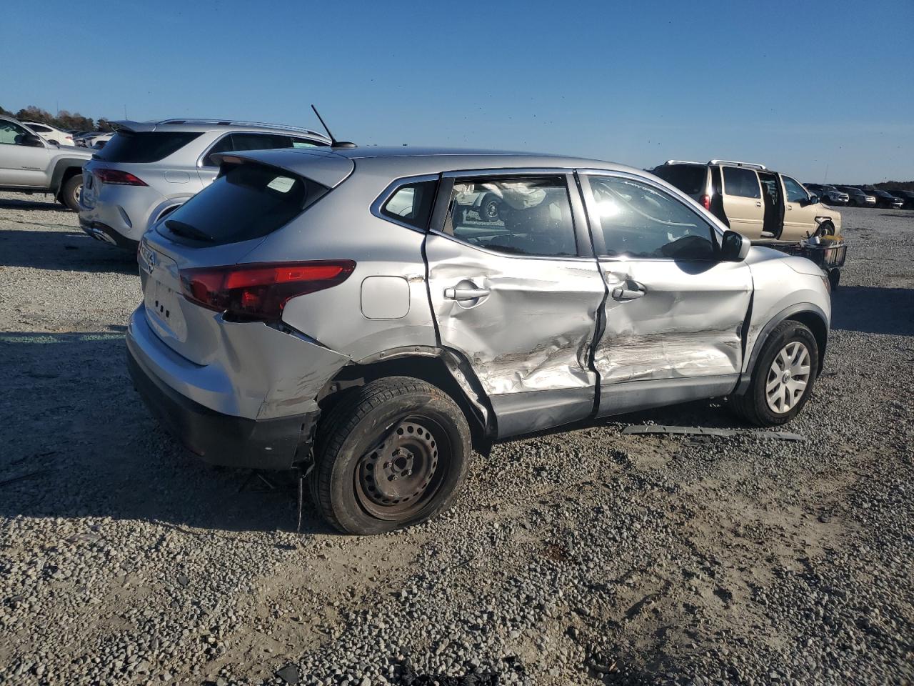 NISSAN ROGUE SPORT S