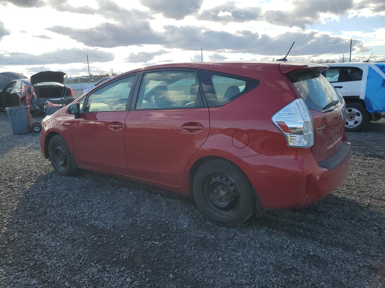 TOYOTA PRIUS V