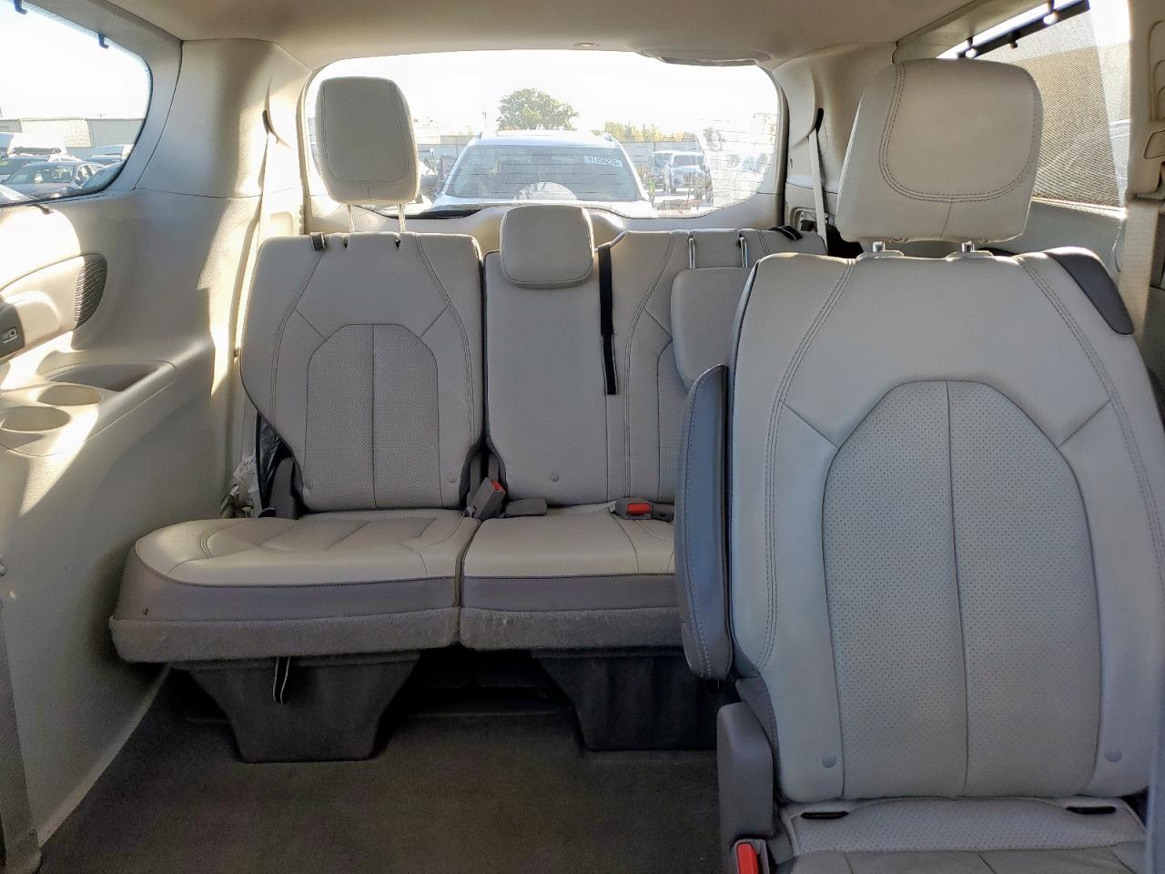 CHRYSLER PACIFICA TOURING L PLUS