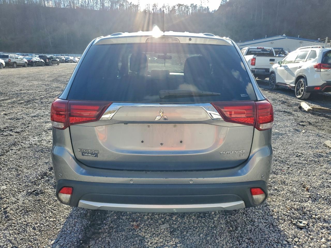 MITSUBISHI OUTLANDER SE