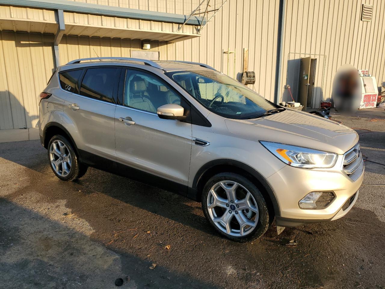 FORD ESCAPE TITANIUM