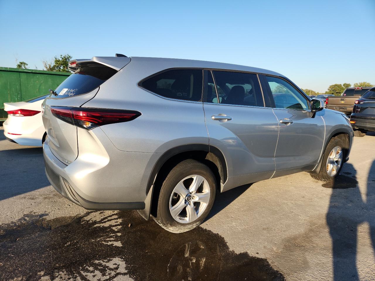 Lot #3302816934 2023 TOYOTA HIGHLANDER