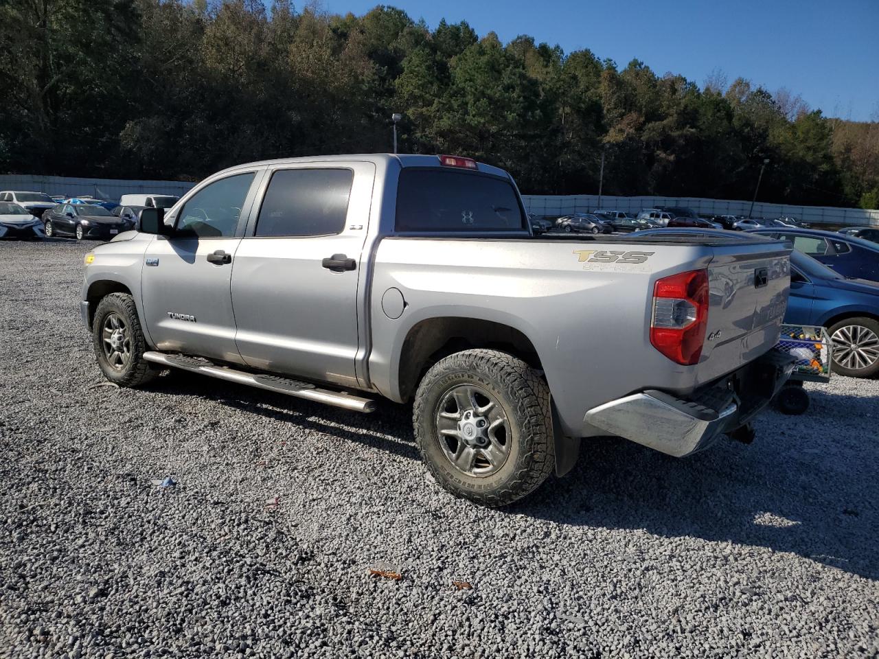 TOYOTA TUNDRA CREWMAX SR5