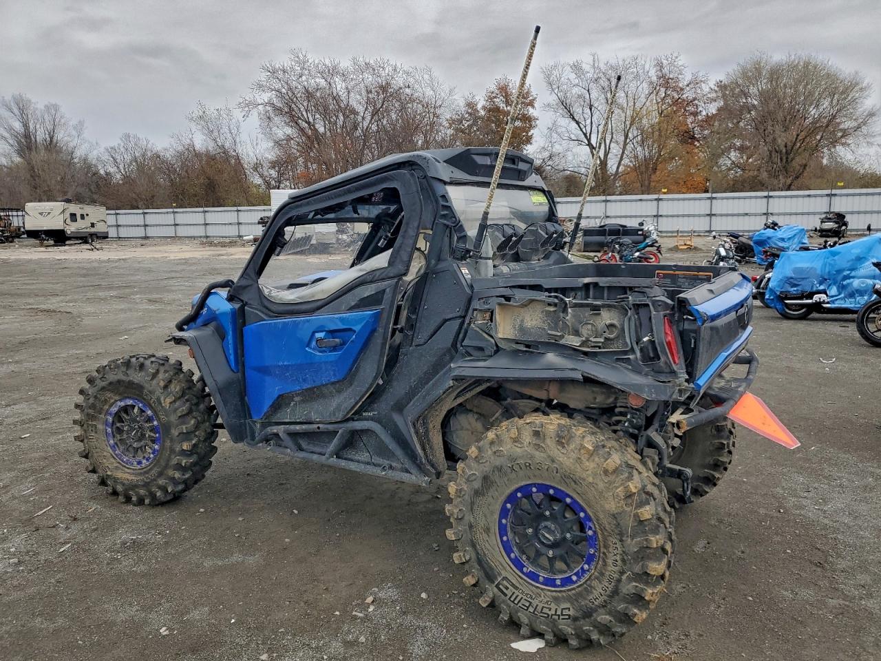 Lot #3297321423 2021 CAN-AM COMMANDER