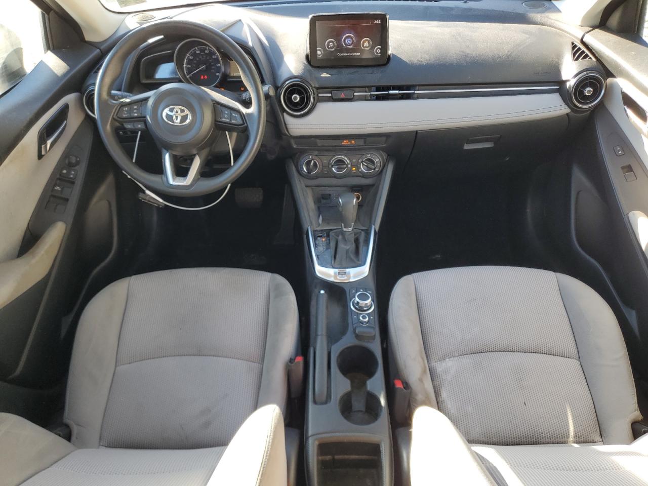 TOYOTA YARIS L