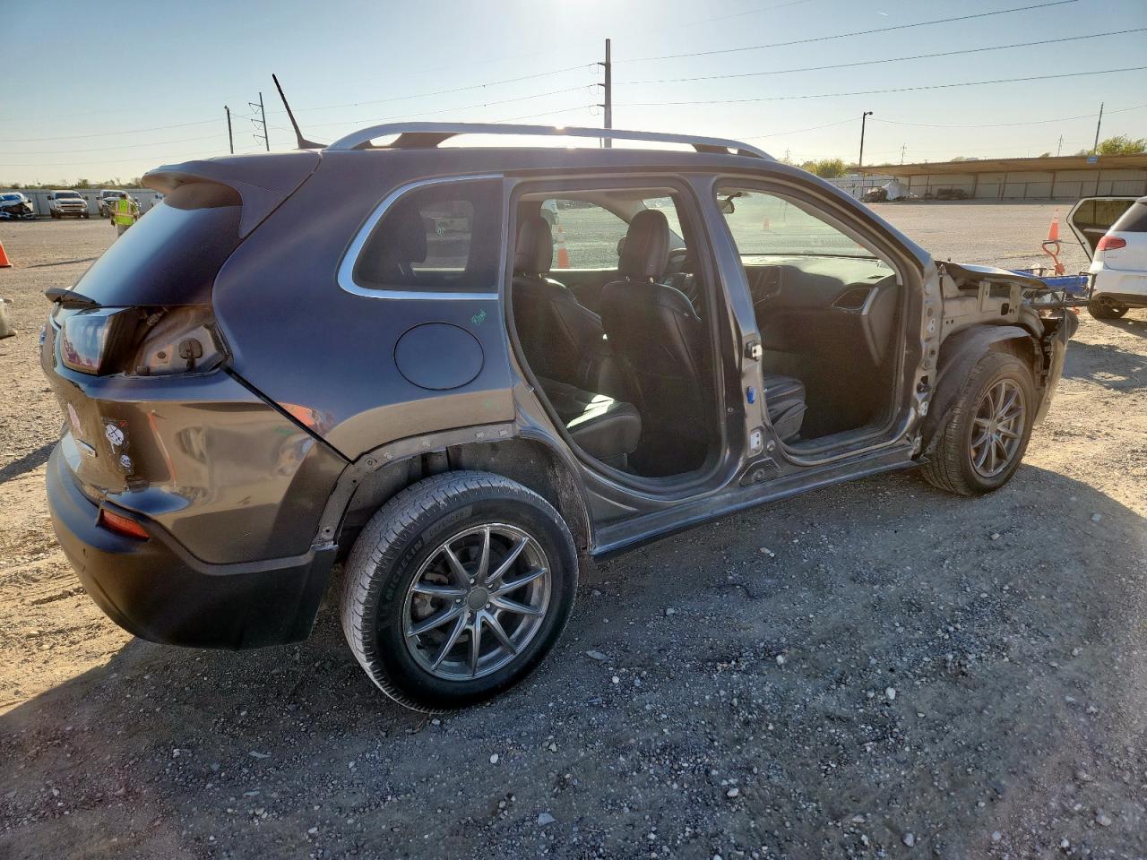 JEEP GRAND CHEROKEE LATITUDE PLUS