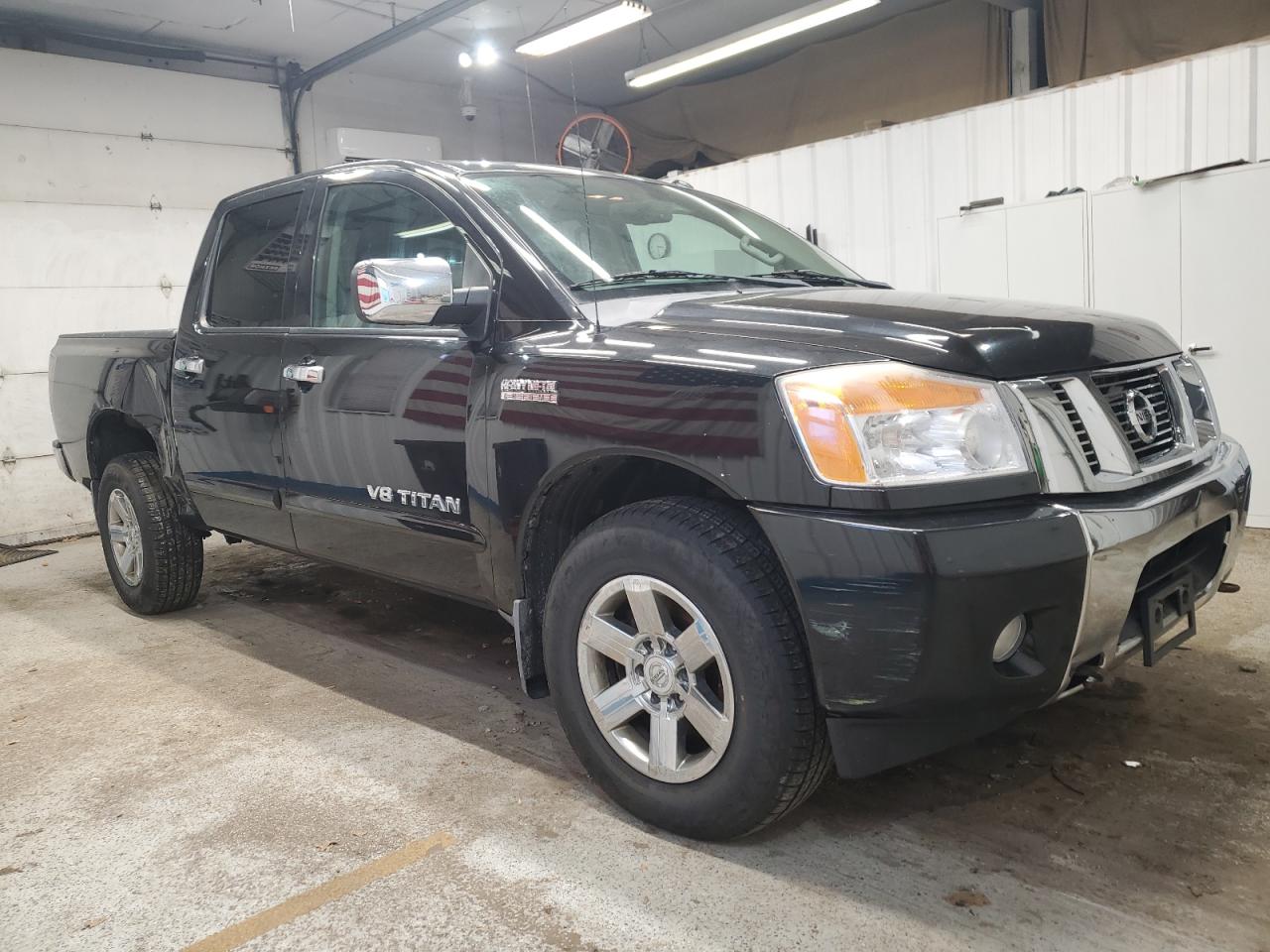 NISSAN TITAN S