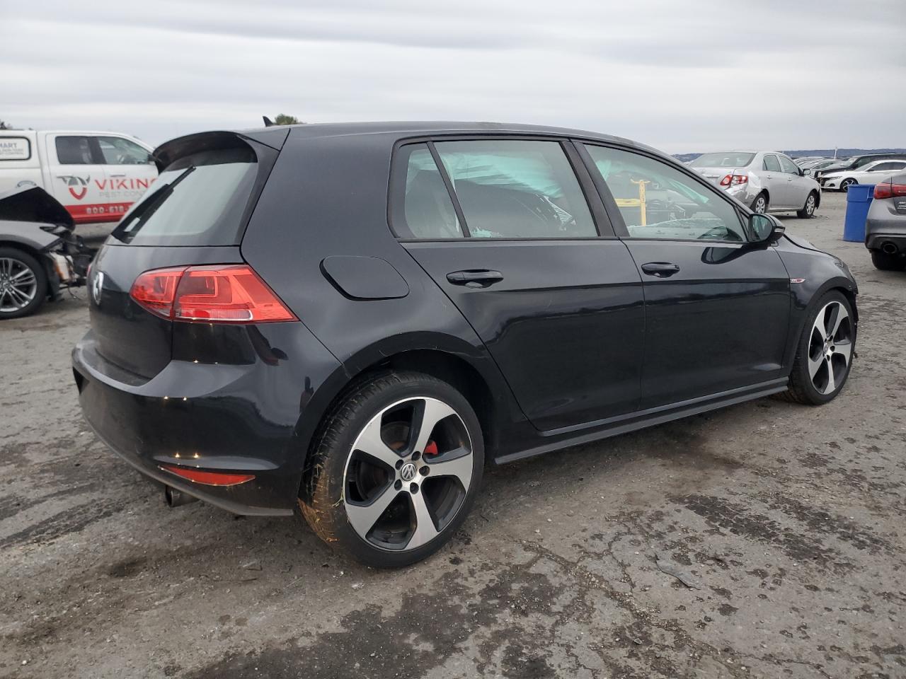 VOLKSWAGEN GOLF GTI S
