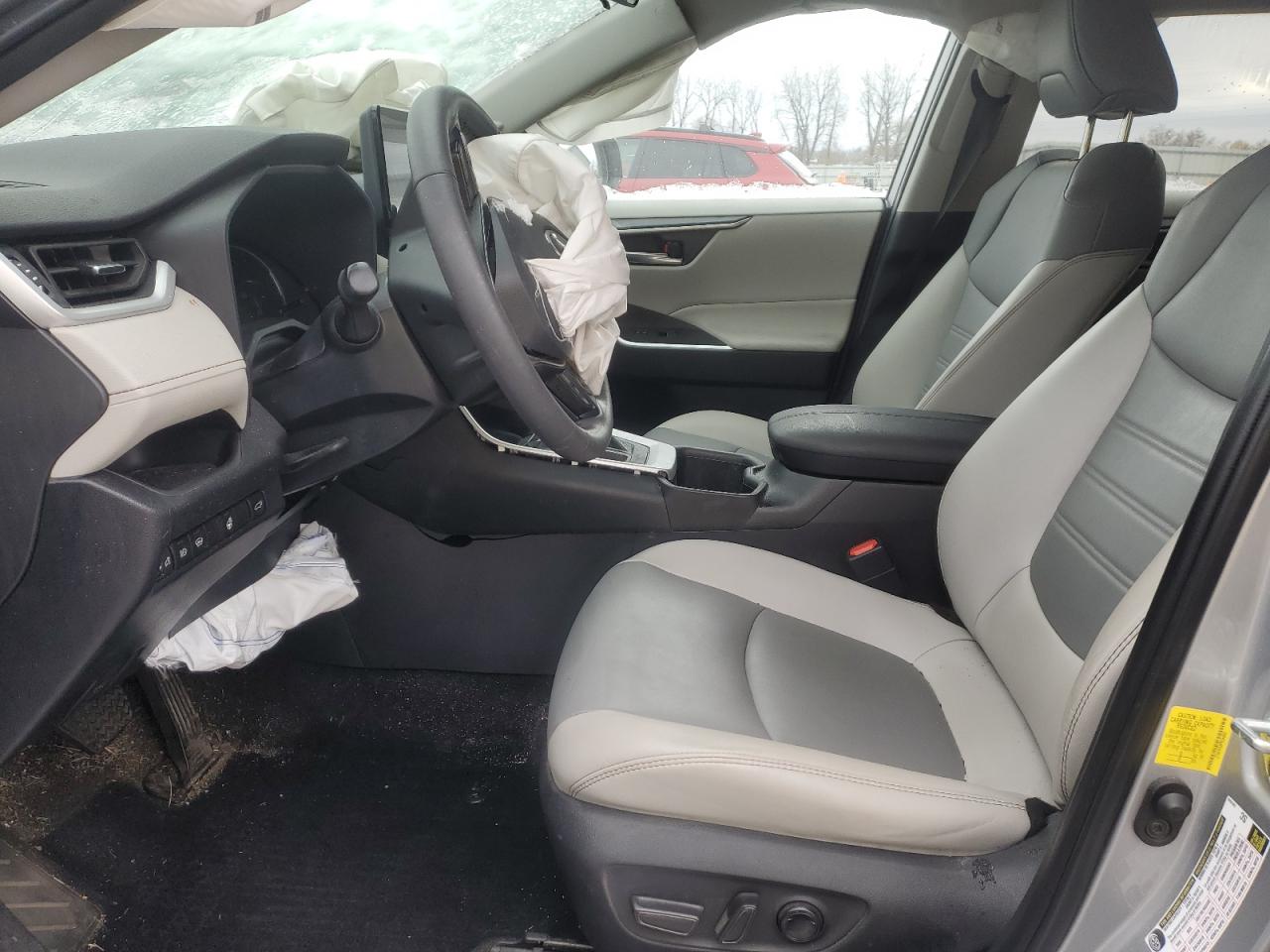 TOYOTA RAV4 XLE PREMIUM