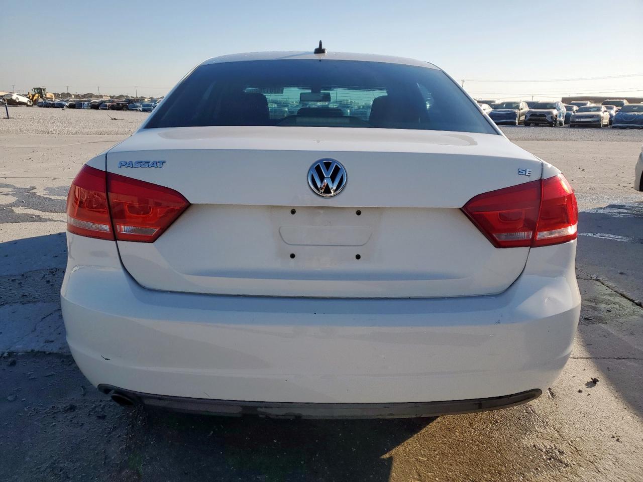 VOLKSWAGEN PASSAT SE