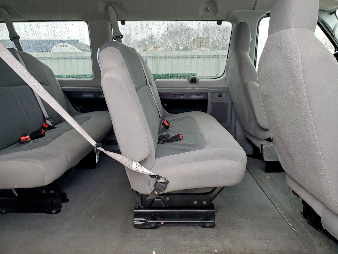 FORD ECONOLINE E350 SUPER DUTY WAGON