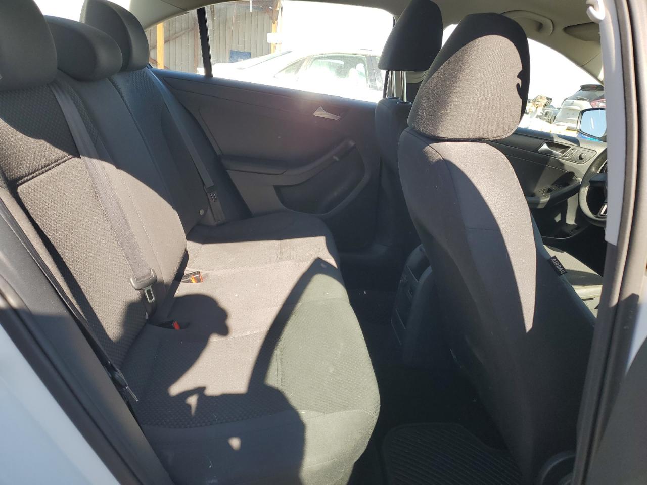 VOLKSWAGEN JETTA BASE