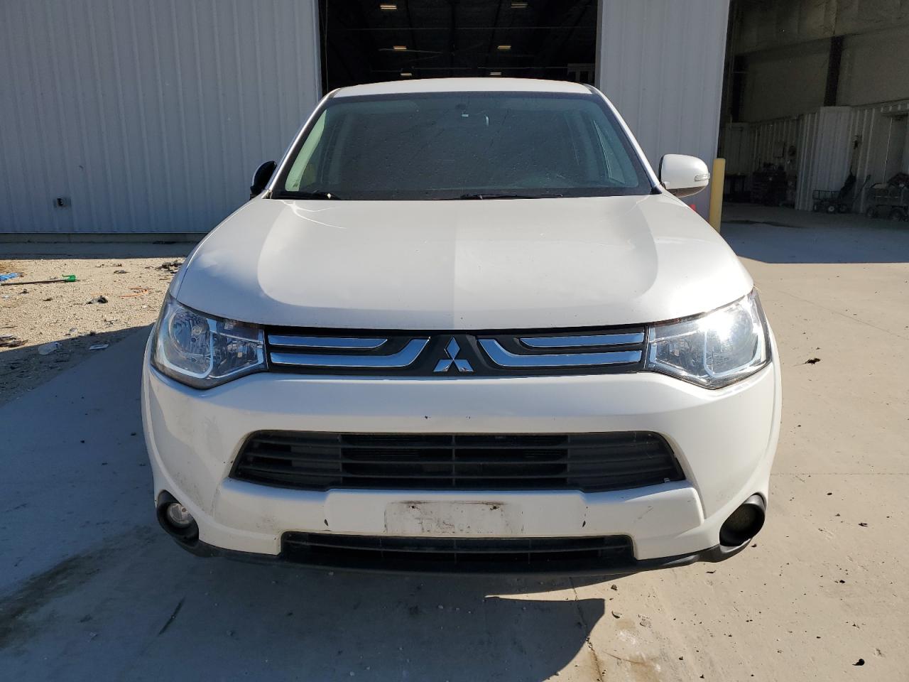 MITSUBISHI OUTLANDER SE