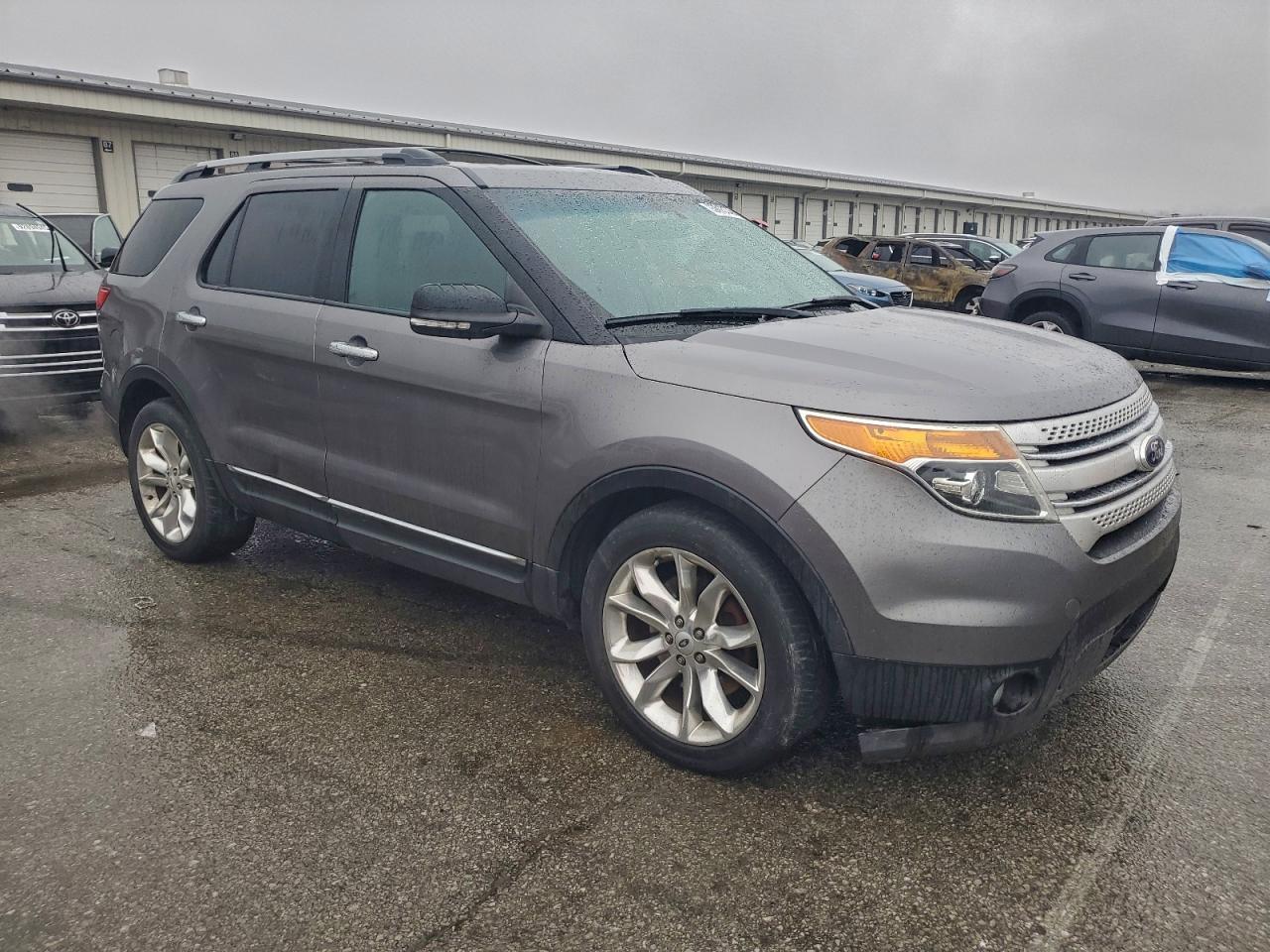 FORD EXPLORER XLT