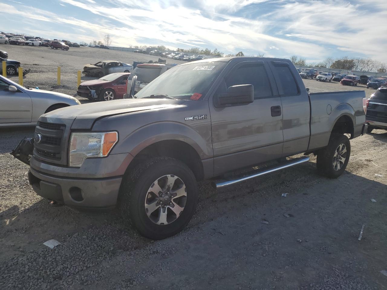 FORD F-150 SUPER CAB