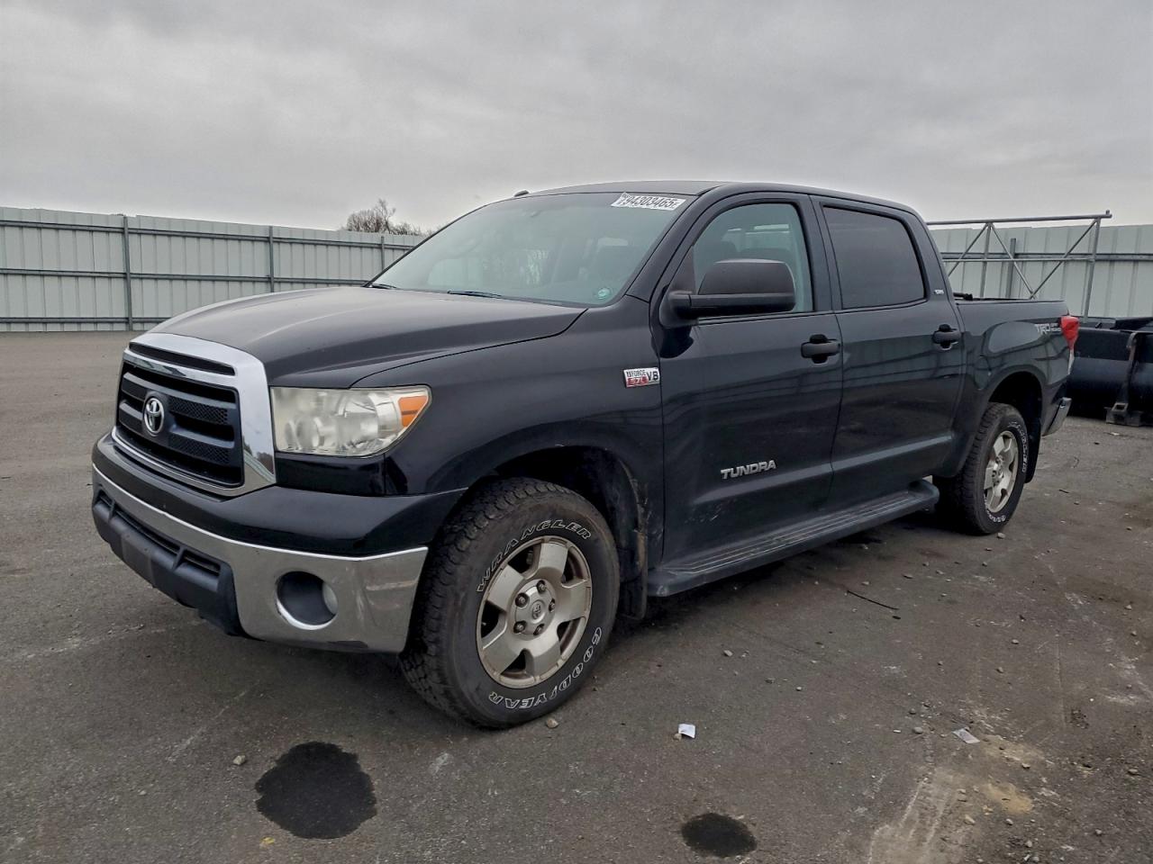 TOYOTA TUNDRA CREWMAX SR5