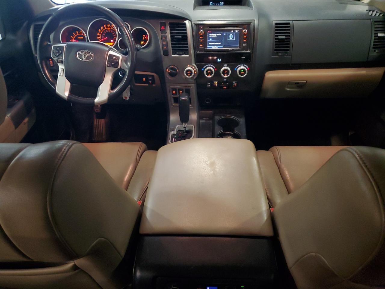 TOYOTA SEQUOIA SR5