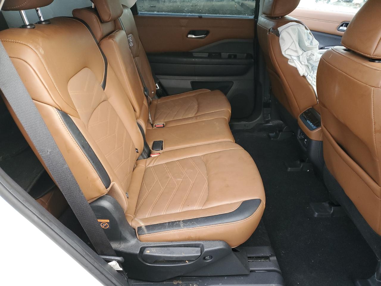 NISSAN PATHFINDER PLATINUM