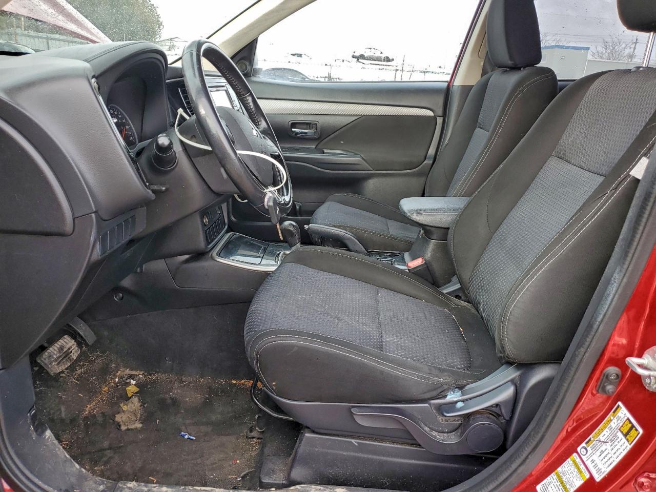 MITSUBISHI OUTLANDER ES