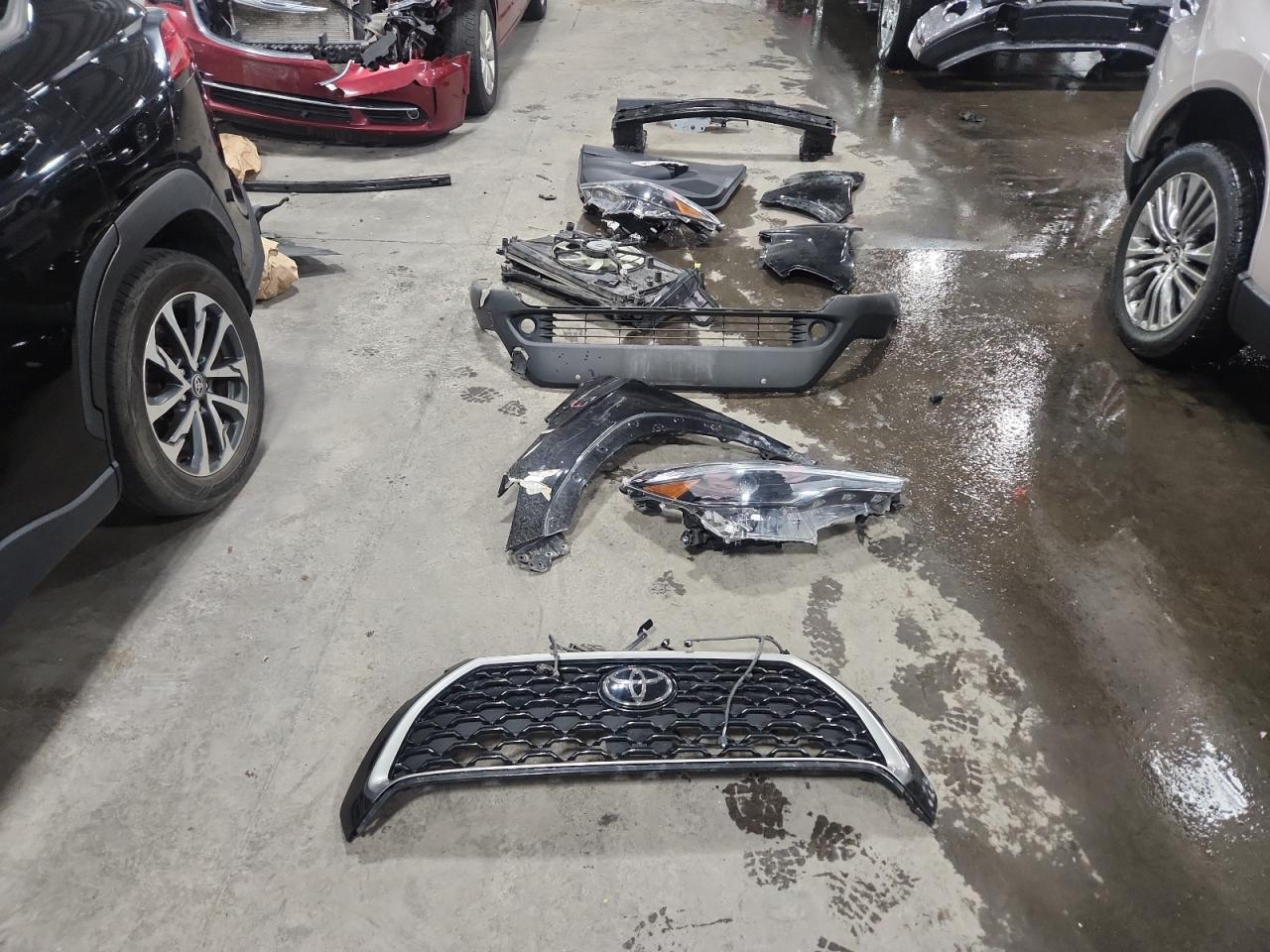 TOYOTA COROLLA CROSS XLE