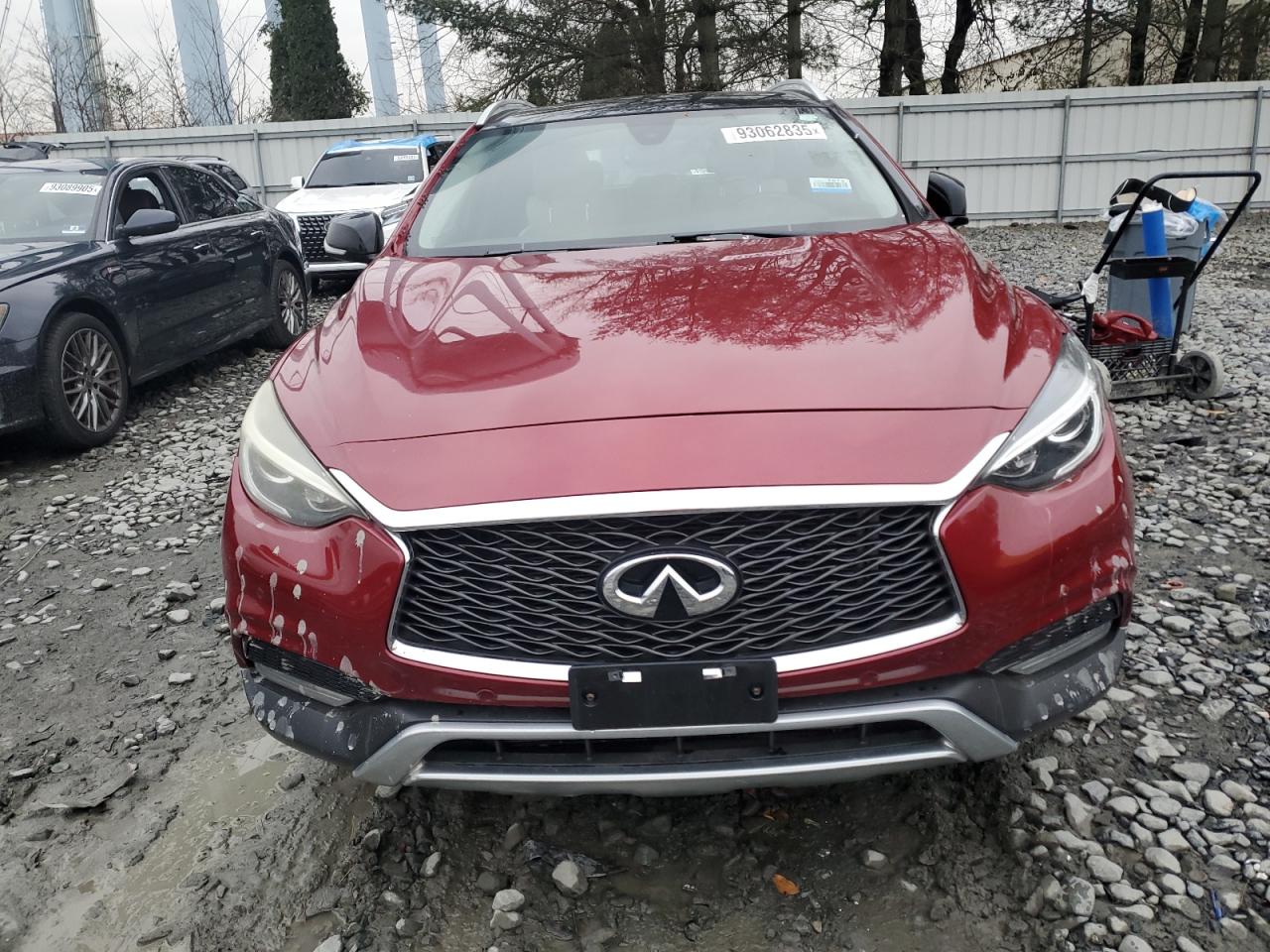 INFINITI QX30 BASE