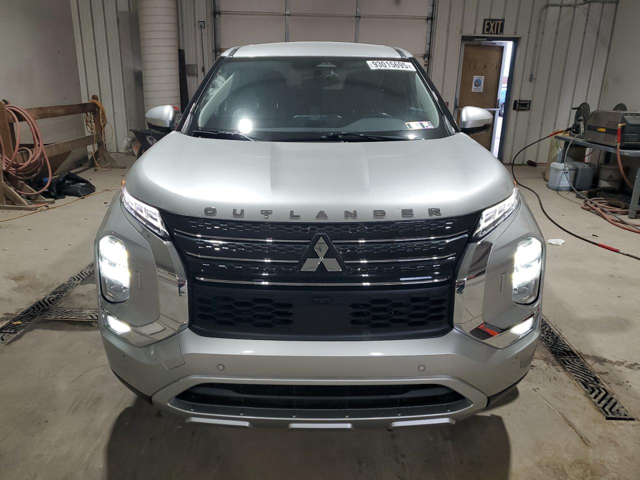 MITSUBISHI OUTLANDER SE