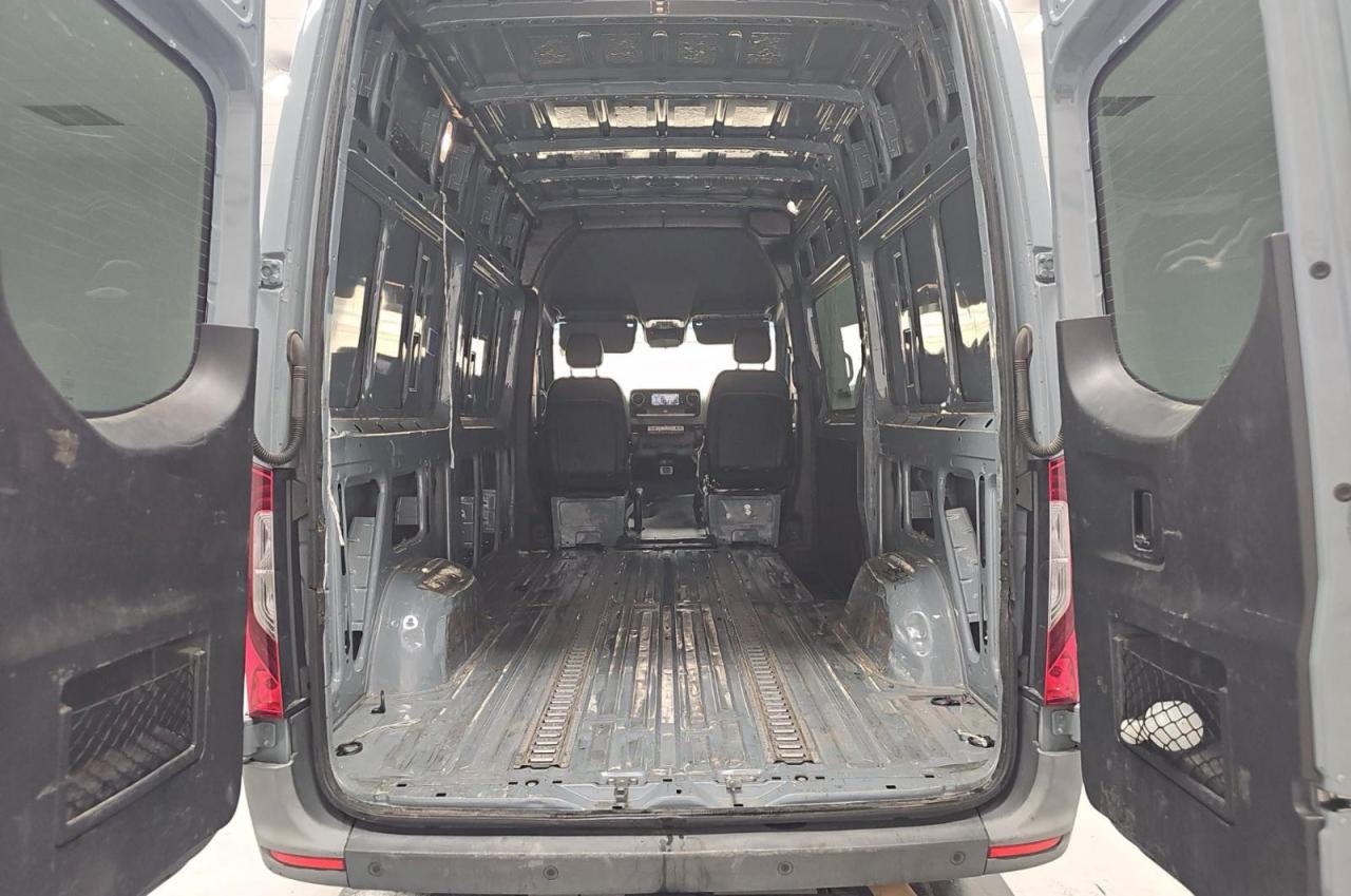 MERCEDES-BENZ SPRINTER 2500