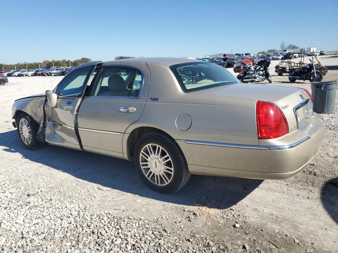 Lot #3284826524 2006 LINCOLN TOWN CAR S