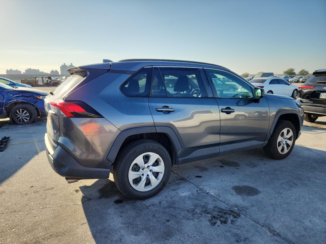 TOYOTA RAV4 LE