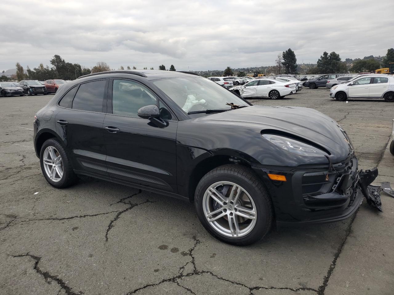 PORSCHE MACAN BASE