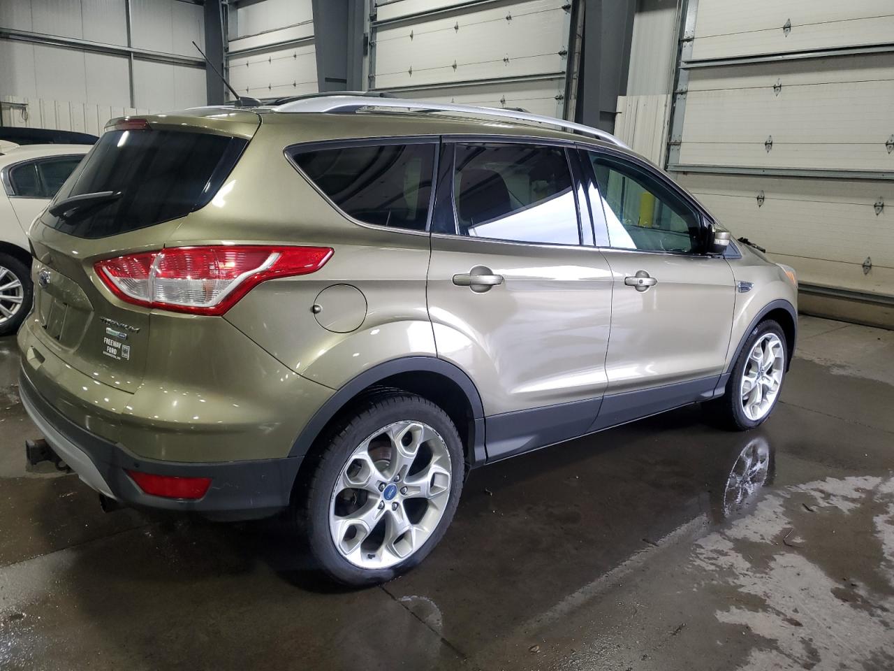 FORD ESCAPE TITANIUM