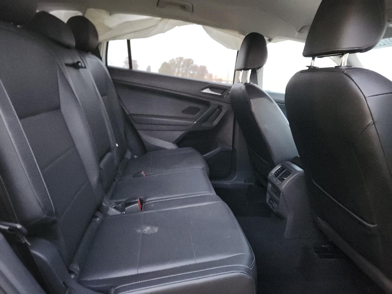 VOLKSWAGEN TIGUAN SE