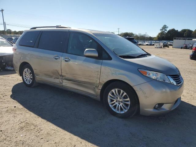 2017 TOYOTA SIENNA XLE #3301855982