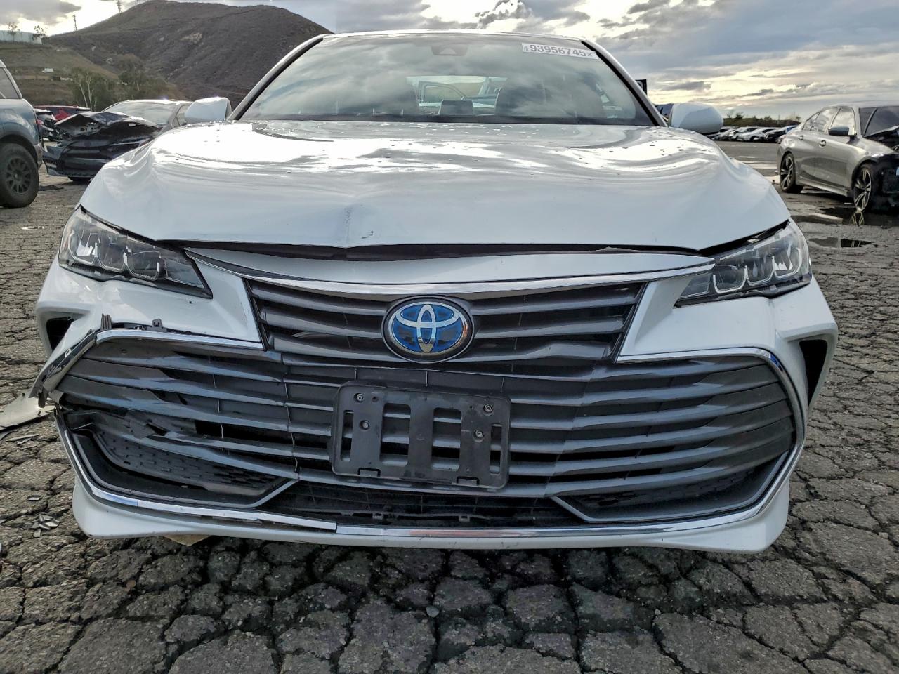 TOYOTA AVALON XLE