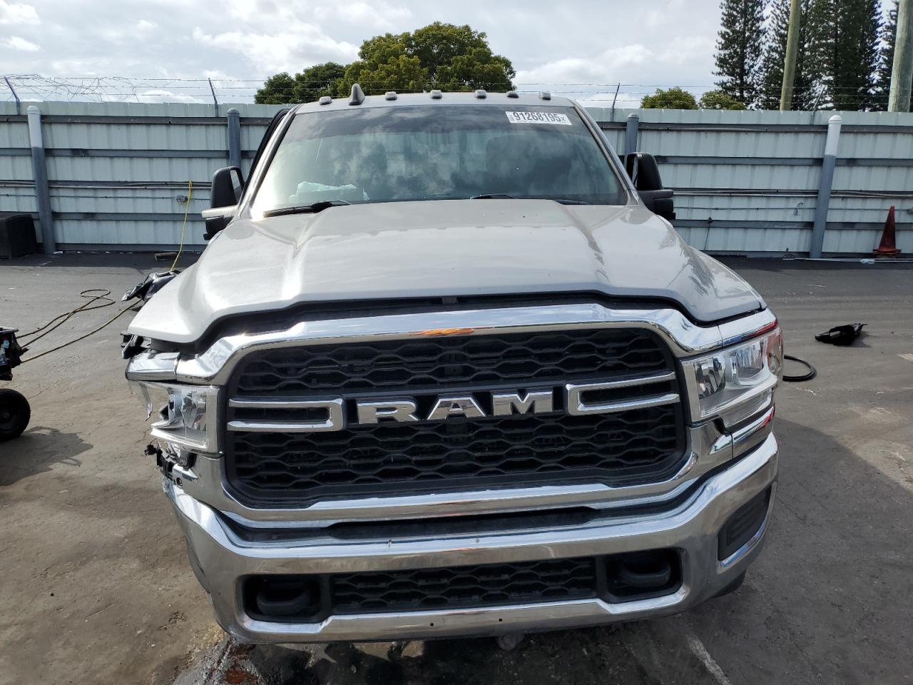 RAM 2500 TRADESMAN