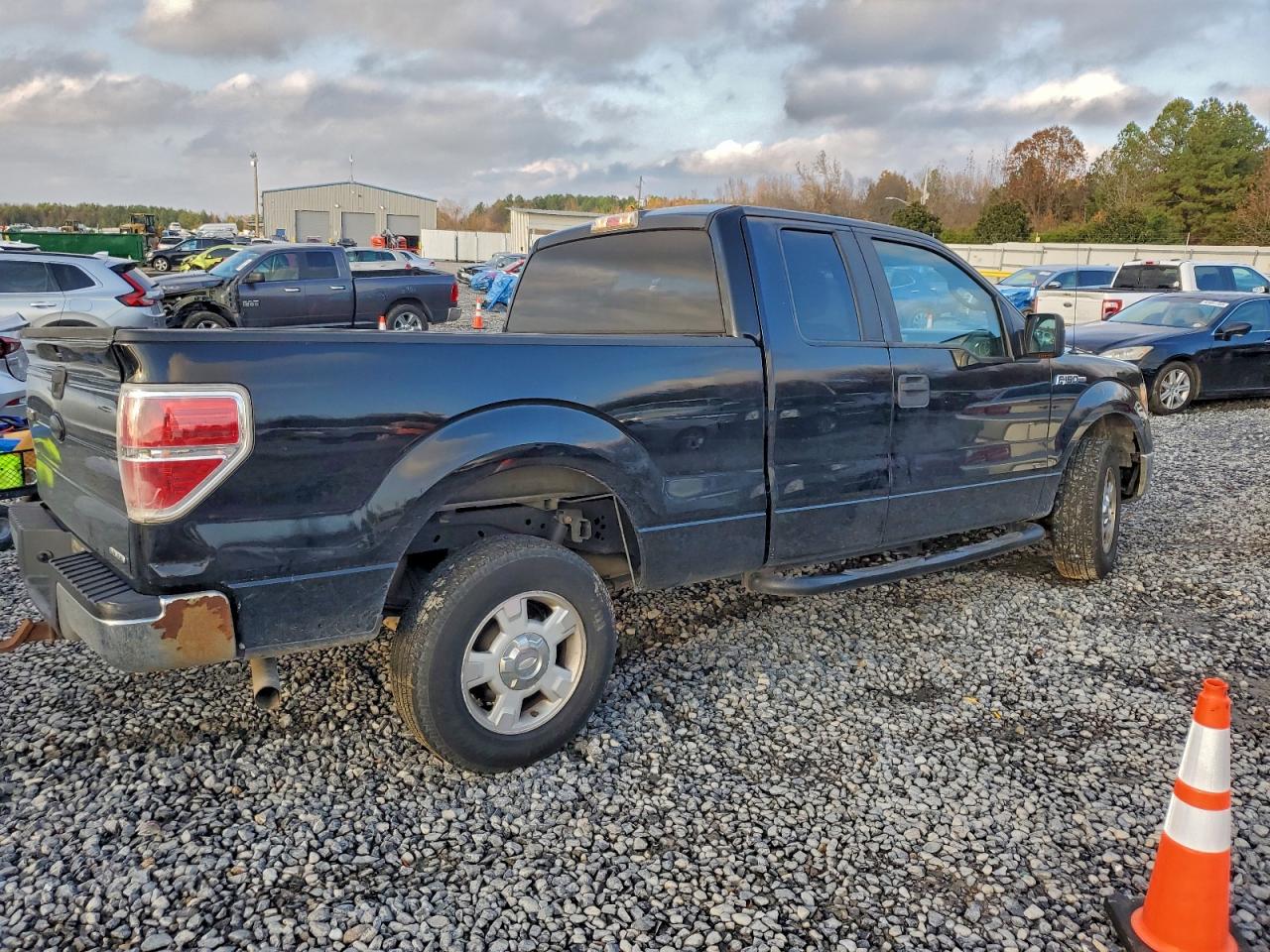 FORD F-150 SUPER CAB